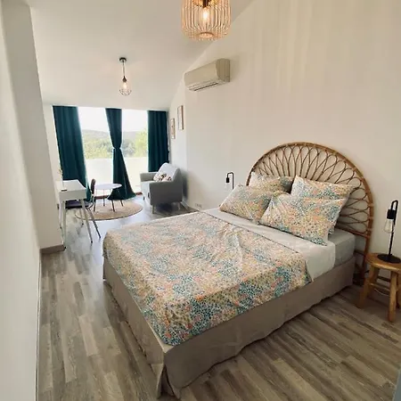 La Bruyere Apartment *